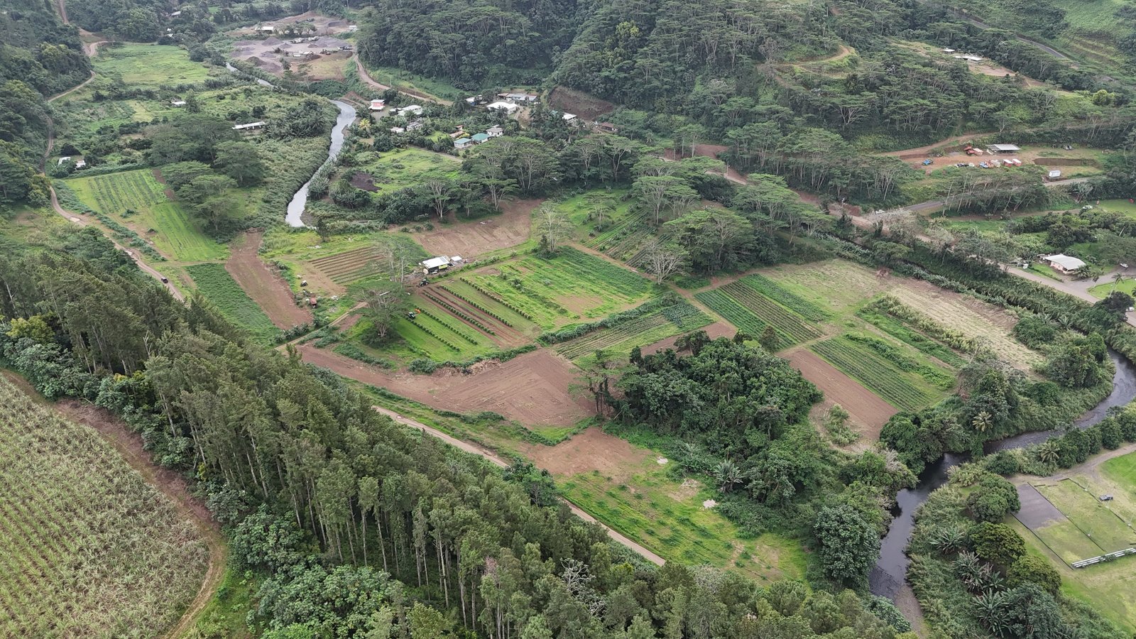 Vue aérienne du cœur agricole de la vallée de Titaaviri